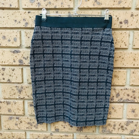 Temt Dresses & Skirts - TEMT Size Small Black White Tulip Skirt Casual Work